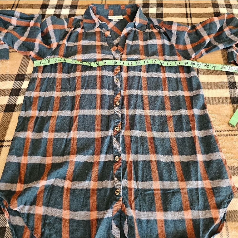 Plaid Button-Up Shirt - Picture 7 of 8